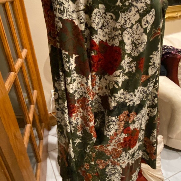 Two piece skirt and top in sage red white and gold great career outfit size 1x - Picture 5 of 7